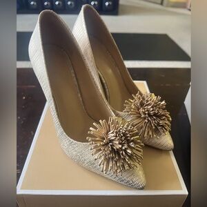 Micheal Kors metallic embossed leather gold - Heels